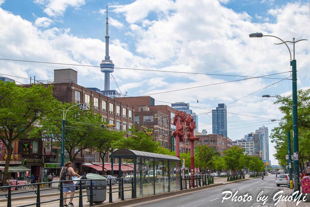 Toronto Chinatown Inn Exteriör bild